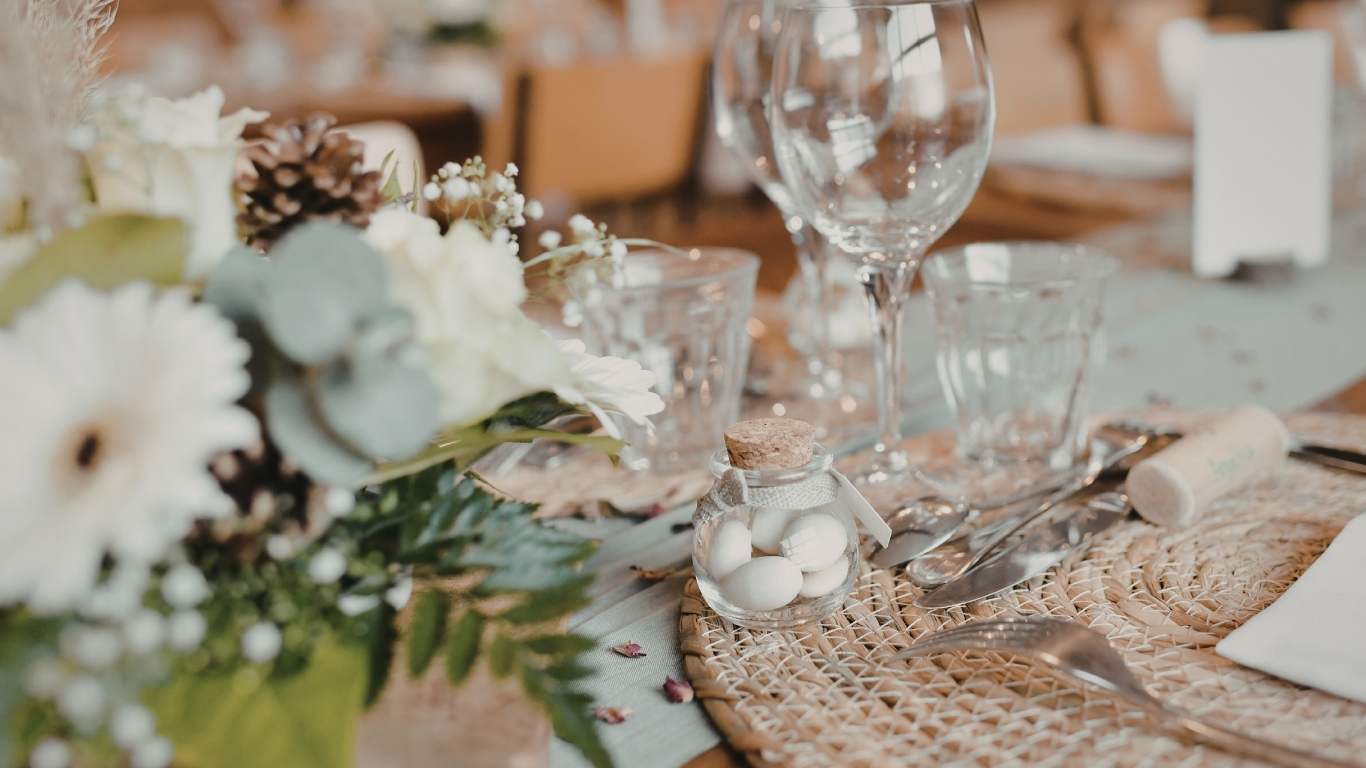 Table floral settings